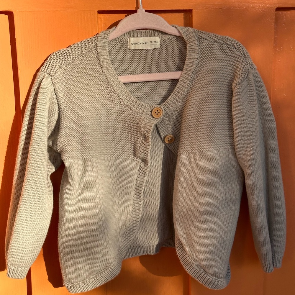 Quincy Mae Organic Cotton cardigan size 18-24 months GUC